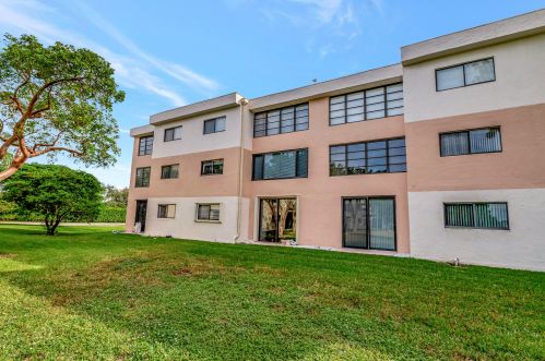 15075 Witney Rd, Delray Beach FL  33484-4032 exterior