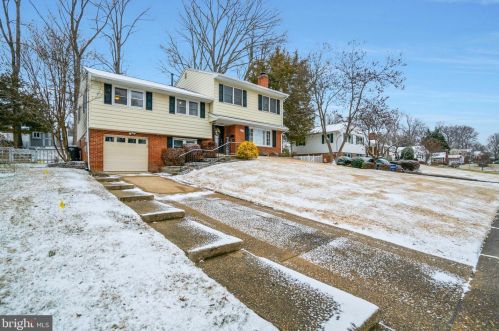 7604 Gresham St, Springfield VA  22151-2933 exterior