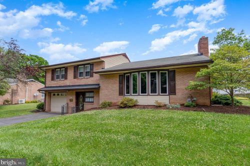 429 Parkside Rd, Camp Hill, PA 17011-2133