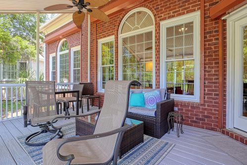 175 Oak Pt Lndg Dr, Mount Pleasant SC 29464-6279 exterior