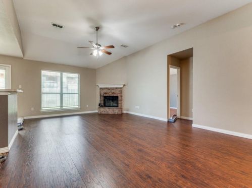 1905 Wahoo Dr, Midlothian TX  76063-8526 exterior