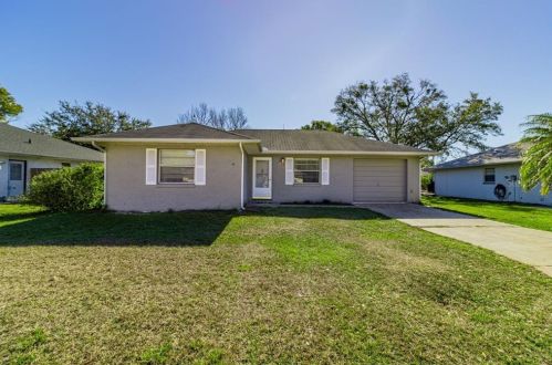 19 Cedar Dr, Davenport, FL 33837-9784