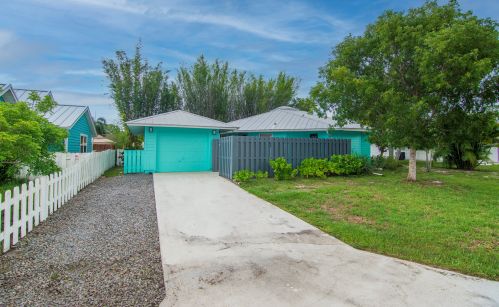 1493 Vizcaya Cir, Palm City, FL 34990-1964