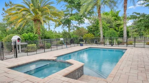 3265 52 Ave, Naples FL  34120-1797 exterior