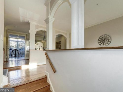 6034 Kelsey Ct, Falls Church VA  22044-2945 exterior