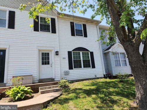 163 Meadows Ln, Leesburg VA  20176-4466 exterior