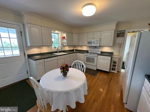 803 Hook Hill Rd, Richmond National Battlefiel VA  22835-3505 exterior