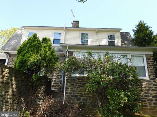 300 Borbeck Ave, Philadelphia PA 19111-2207 exterior