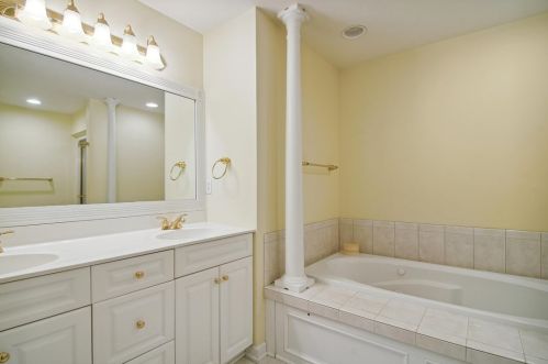 1601 Appleridge Ct, Gibsonia PA  15044-6183 exterior