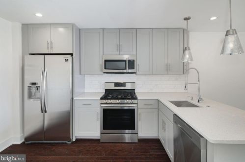 319 Berks St, Philadelphia, PA 19122-0022