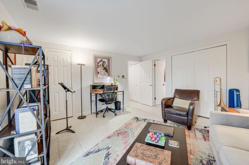 2100 Whisperwood Gln Ln, Herndon VA  20191-4117 exterior