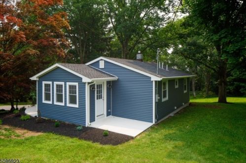 13 Orchard St, Califon NJ  07830-4134 exterior