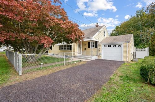 13 Miner Ave, Waterford, CT 06385-2024