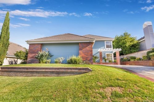26374 Woodlark Ln, Santa Clarita, CA 91355-3518