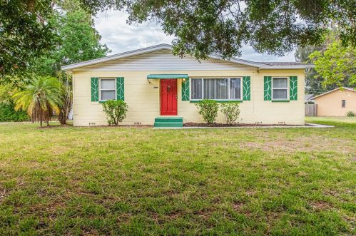 5995 59th Way, Saint Petersburg FL  33709-1833 exterior