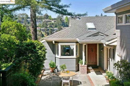 7 Diaz Pl, Oakland, CA 94611-2255