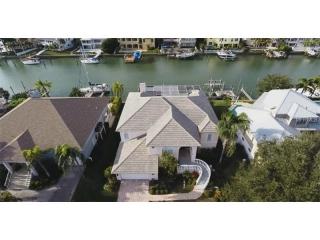 2853 Seabreeze Dr, Saint Petersburg, FL 33707-3931