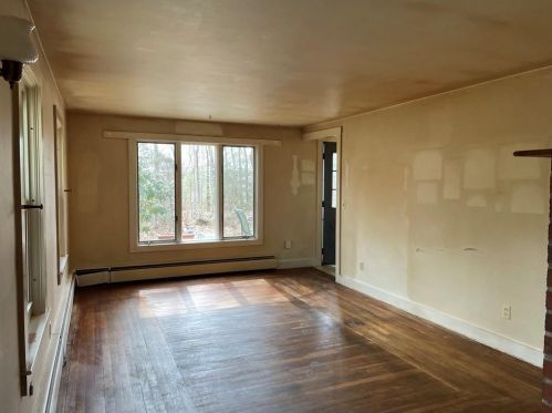 45 Gardiner Ave, North Kingstown RI  02852-4713 exterior