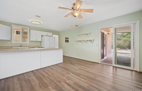 4047 Vista Calaveras St, Oceanside CA  92056-4607 exterior