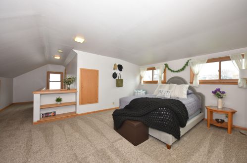 3329 89, Milwaukee WI 53227-4525 exterior