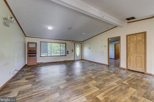 1356 Kings Hwy, Pilesgrove NJ 08098-2517 exterior