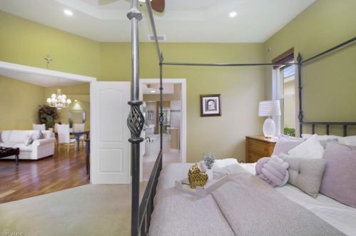 8599 Ibis Cove Cir, Naples FL  34119-7746 exterior