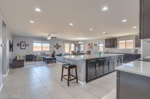 828 Placita Pozanco, Green Valley AZ  85614-3807 exterior