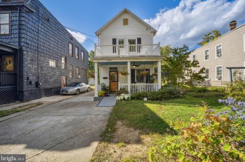 3219 6th St, Washington, DC 20032-3802