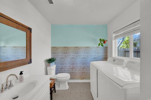 205 Kendal St, Vacaville CA 95688-3827 exterior