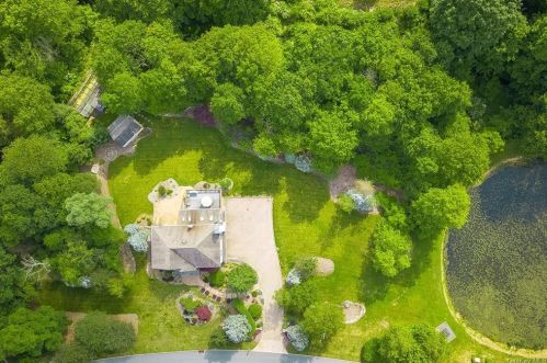 27 Salierno Rd, Tuxedo Park, NY 10987-4712