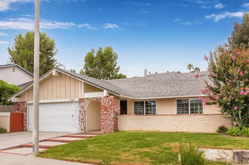 23011 Cuervo Dr, Santa Clarita, CA 91354-2219
