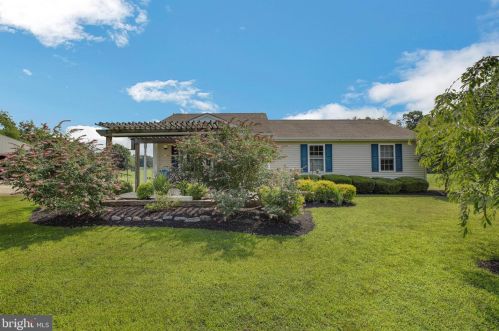 428 New Freedom Rd, Berlin Boro NJ  08009-9514 exterior