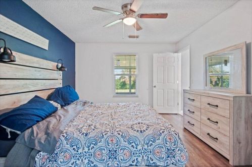 1085 Canary Ter, Fort Pierce FL  34953-1818 exterior