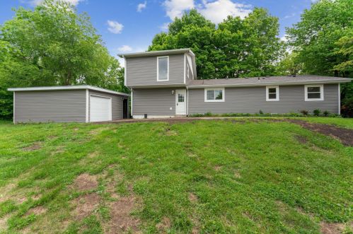 300 Granville St, Pataskala OH  43062-9073 exterior