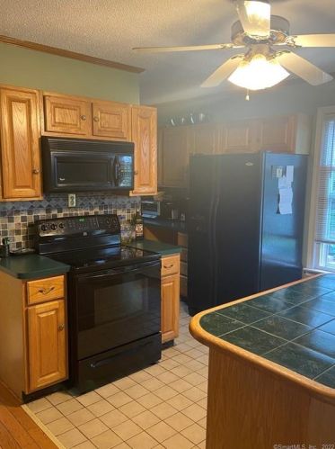 38 Cambridge St, New Britain, CT 06051-3903