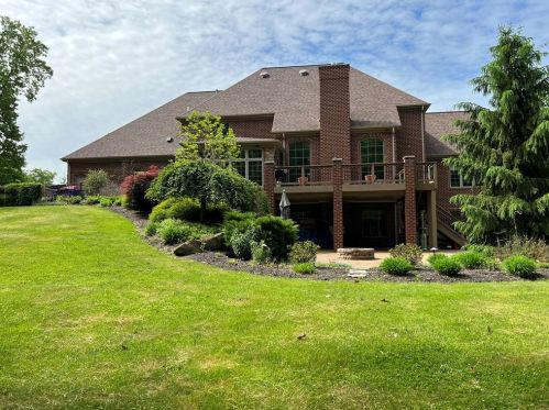 916 Champlain Pl, Gibsonia, PA 15044-8017