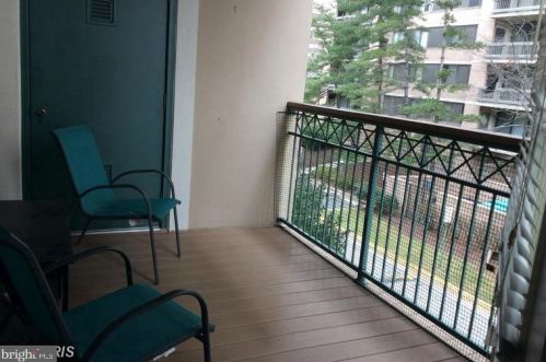 5563 Seminary Rd, Falls Church VA  22041-3563 exterior