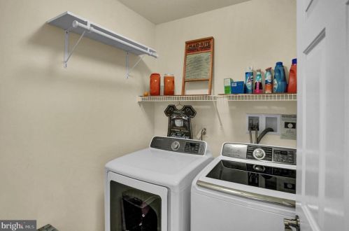 4 Ledgestone Dr, Siddonsburg PA  17019-9805 exterior