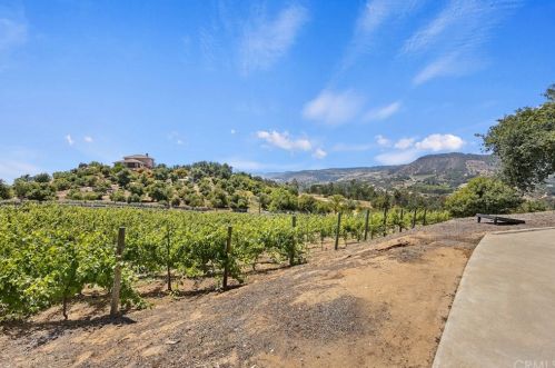23920 La Vella Rd, Temecula CA  92590-3944 exterior