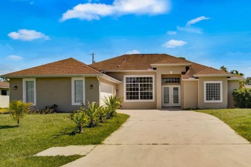 1206 Malaga Ave, Fort Pierce, FL 34953-4821
