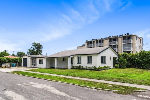 401 12 Ave, Boynton Beach FL  33435-6034 exterior