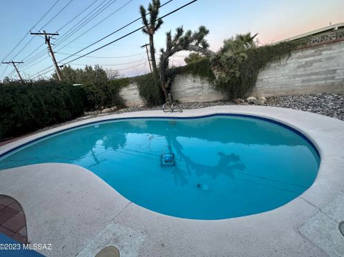 110 Montego Dr, Tucson AZ  85710-1315 exterior