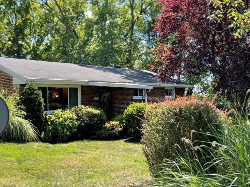 212 Greenwood Dr, New Brighton, PA 15066-2739