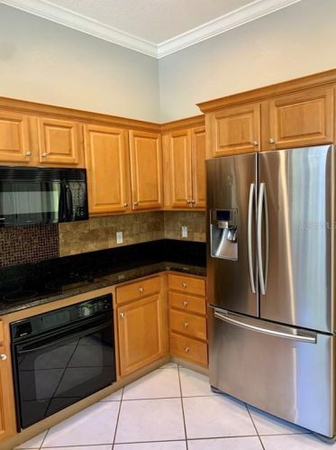 7925 Canyon Lake Cir, Orlando FL  32835-8206 exterior