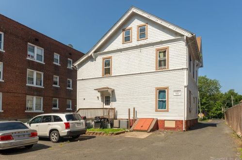 34 Lincoln St, New Britain CT 06052-1638 exterior