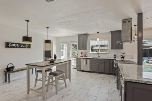 1308 Highland Dr, Modesto CA  95354-1548 exterior