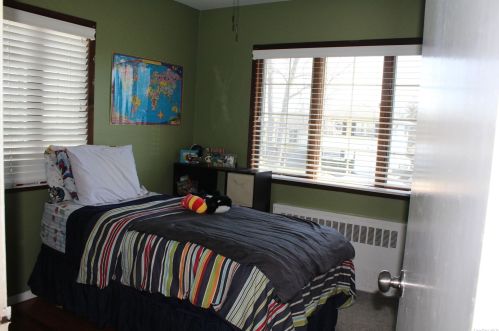 1212 Sylvia Rd, Seaford NY  11783-1537 exterior