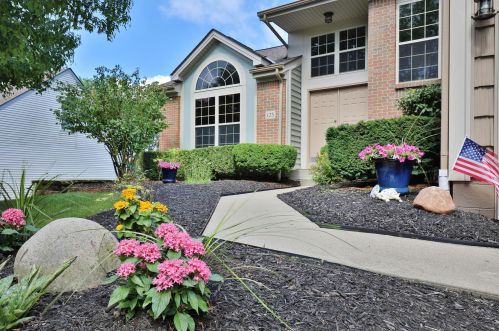 125 Clayburn Dr, Pataskala, OH 43062-8108