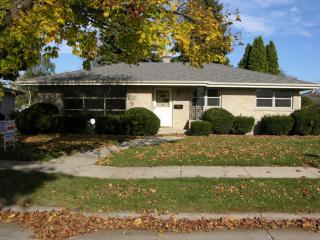 2526 80th Pl, Kenosha WI  53143-6204 exterior