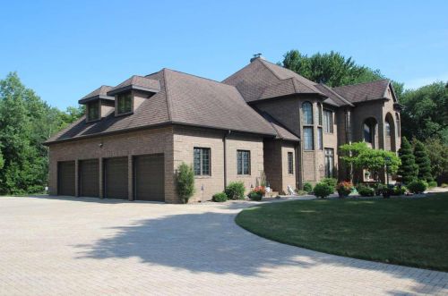 1975 Telemark Cir, Green Bay, WI 54313-4335